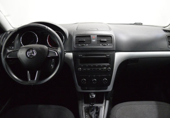 Подержанный автомобиль Skoda Yeti 2014 года (14 фото)