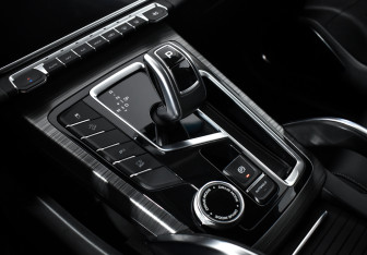 Подержанный автомобиль Geely Atlas Pro 2023 года (11 фото)