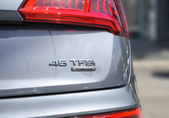 Подержанный автомобиль Audi Q5 2019 года (8 фото)