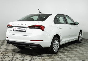 Подержанный автомобиль Skoda Rapid Liftback 2021 года (5 фото)