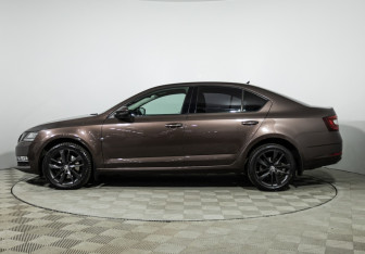 Подержанный автомобиль Skoda Octavia Liftback 2017 года (8 фото)