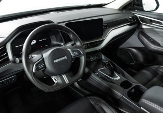 Подержанный автомобиль Haval F7 2023 года (11 фото)