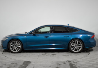 Подержанный автомобиль Audi A7 2019 года (8 фото)
