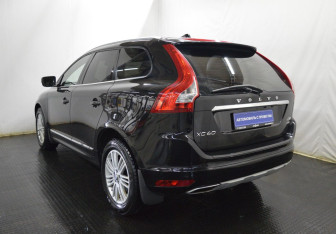 Подержанный автомобиль Volvo XC60 2015 года (7 фото)