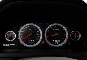 Подержанный автомобиль Volvo XC90 2011 года (18 фото)
