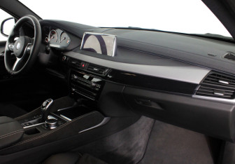 Подержанный автомобиль BMW X6 2019 года (11 фото)