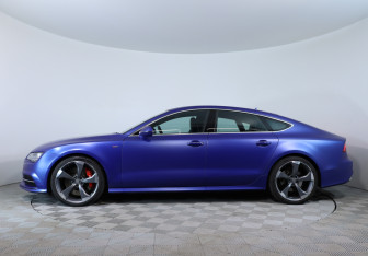 Подержанный автомобиль Audi A7 2016 года (9 фото)