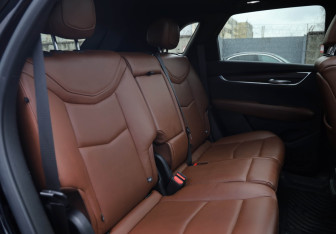 Подержанный автомобиль Cadillac XT5 2021 года (17 фото)