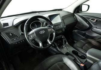 Подержанный автомобиль Hyundai ix35 2014 года (11 фото)