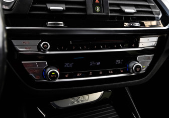 Подержанный автомобиль BMW X3 2019 года (16 фото)