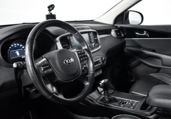 Подержанный автомобиль Kia Sorento 2018 года (9 фото)