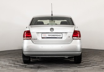 Подержанный автомобиль Volkswagen Polo Sedan 2012 года (6 фото)