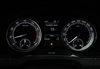 Подержанный автомобиль Skoda Superb Liftback 2020 года (12 фото)