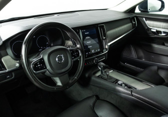 Подержанный автомобиль Volvo S90 2020 года (11 фото)