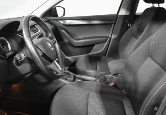 Подержанный автомобиль Skoda Octavia Liftback 2019 года (10 фото)