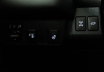 Подержанный автомобиль Toyota RAV4 2016 года (18 фото)