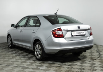 Подержанный автомобиль Skoda Rapid Liftback 2017 года (7 фото)