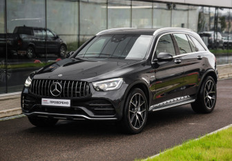 Подержанный автомобиль Mercedes-Benz GLC AMG 2021 года (3 фото)