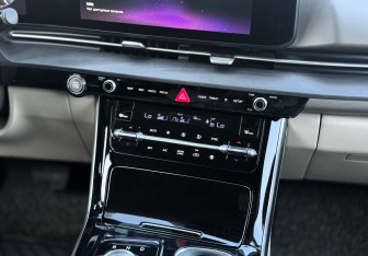 Подержанный автомобиль Kia Carnival 2020 года (19 фото)