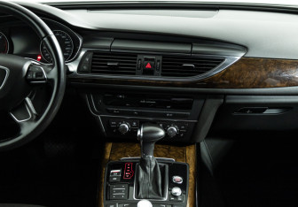 Подержанный автомобиль Audi A6 Sedan 2014 года (14 фото)