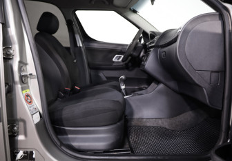 Подержанный автомобиль Skoda Roomster 2008 года (18 фото)