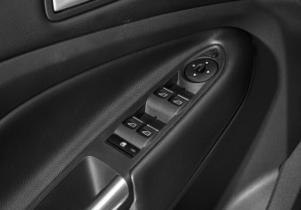 Подержанный автомобиль Ford Kuga 2018 года (12 фото)