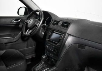 Подержанный автомобиль Skoda Yeti 2015 года (13 фото)