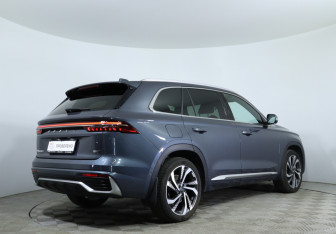 Подержанный автомобиль Geely Monjaro 2024 года (5 фото)