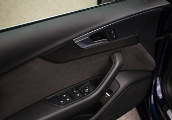 Подержанный автомобиль Audi A4 Sedan 2018 года (24 фото)
