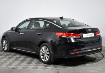 Подержанный автомобиль Kia Optima Sedan 2017 года (7 фото)