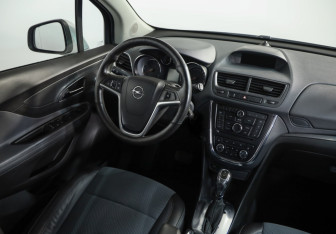 Подержанный автомобиль Opel Mokka 2012 года (8 фото)