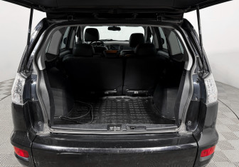Подержанный автомобиль Mitsubishi Outlander 2012 года (12 фото)
