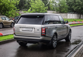 Подержанный автомобиль Land Rover Range Rover 2016 года (6 фото)