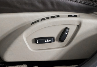 Подержанный автомобиль Volvo XC70 2014 года (18 фото)