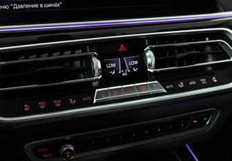 Подержанный автомобиль BMW X7 2020 года (26 фото)