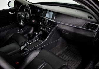 Подержанный автомобиль Kia Optima Sedan 2017 года (13 фото)
