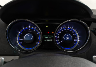 Подержанный автомобиль Hyundai Sonata 2011 года (18 фото)