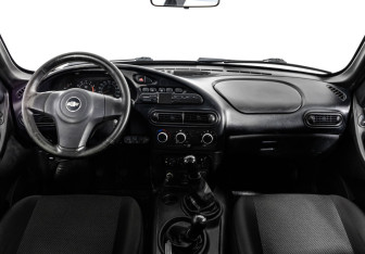 Подержанный автомобиль Chevrolet Niva 2014 года (10 фото)