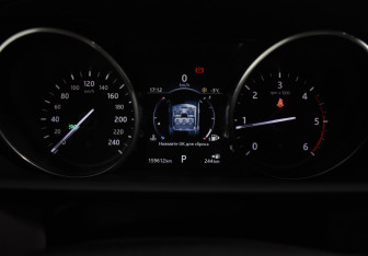 Подержанный автомобиль Land Rover Discovery 2017 года (18 фото)