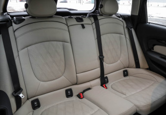 Подержанный автомобиль MINI Clubman Wagon 2022 года (32 фото)