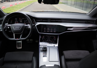 Подержанный автомобиль Audi A7 2018 года (8 фото)