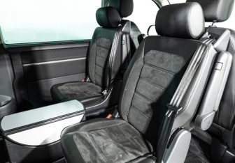 Подержанный автомобиль Volkswagen Multivan 2016 года (10 фото)