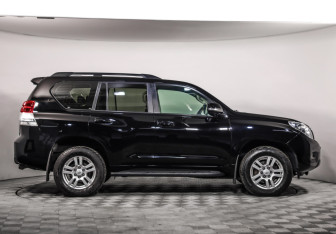 Подержанный автомобиль Toyota Land Cruiser Prado 2012 года (4 фото)