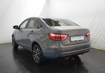 Подержанный автомобиль LADA (ВАЗ) Vesta Sedan 2017 года (7 фото)