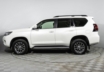 Подержанный автомобиль Toyota Land Cruiser Prado 2017 года (8 фото)