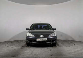 Подержанный автомобиль Mitsubishi Lancer Sedan 2006 года (2 фото)
