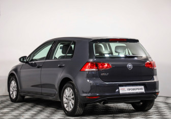 Подержанный автомобиль Volkswagen Golf Hatchback 2015 года (7 фото)