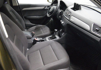 Подержанный автомобиль Audi Q3 2011 года (12 фото)