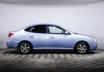 Подержанный автомобиль Hyundai Elantra Sedan 2010 года (4 фото)