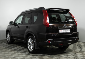 Подержанный автомобиль Nissan X-Trail 2013 года (7 фото)